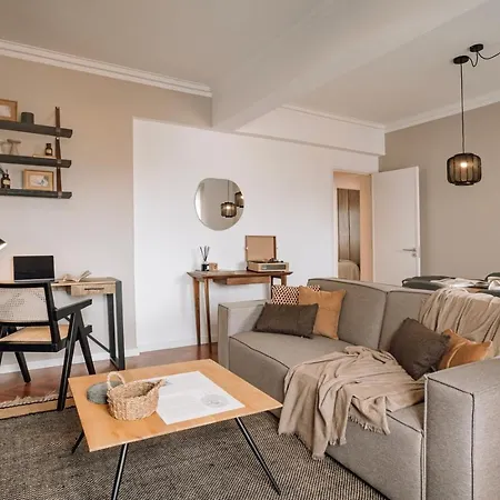 Sabarros - 2 Bedrooms In Alvalade Lägenhet