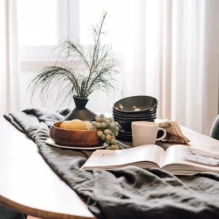 Sabarros - 2 Bedrooms In Alvalade Lägenhet