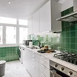 Sabarros - 2 Bedrooms In Alvalade アパート