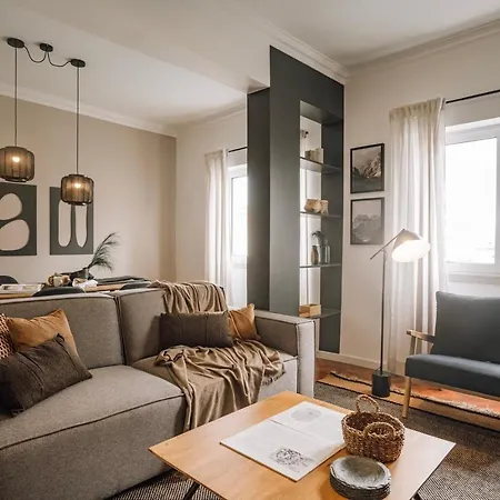 Sabarros - 2 Bedrooms In Alvalade Apartment Lisbon