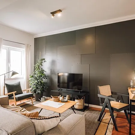 Sabarros - 2 Bedrooms In Alvalade *