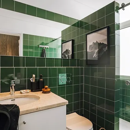 דירה Sabarros - 2 Bedrooms In Alvalade ליסבון